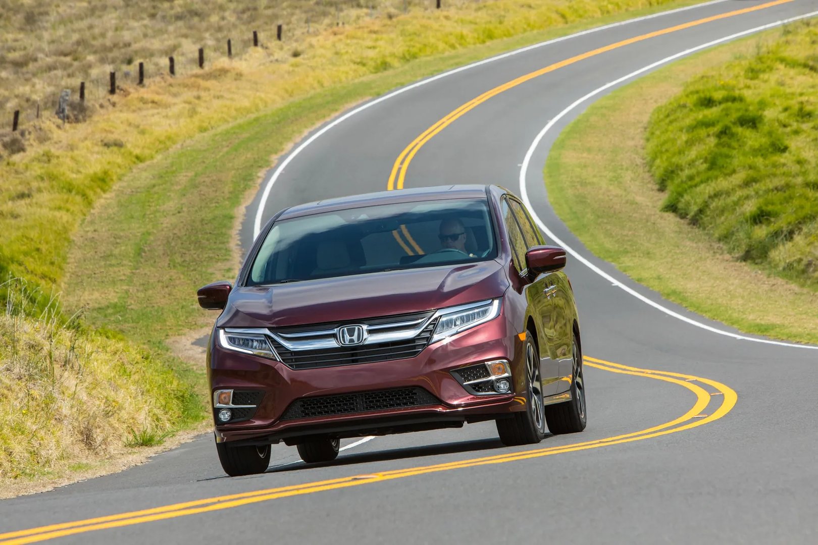 Honda_Odyssey_(USA)_5_generation__Minivan__6.jpg