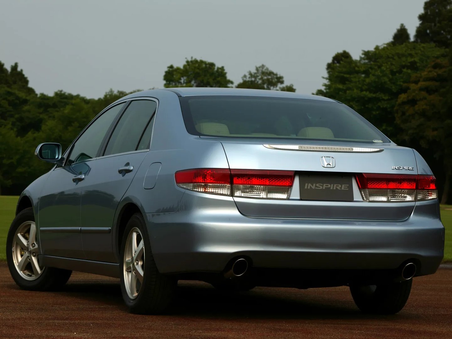 Honda_Inspire_4_generation__Sedan__1.jpg