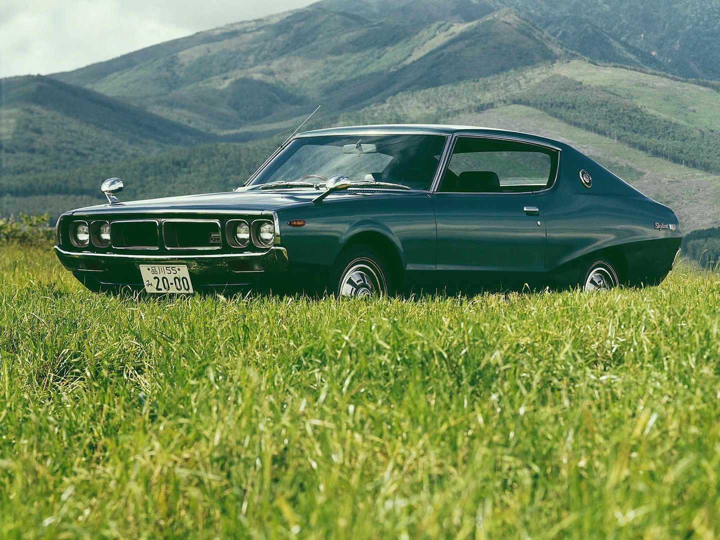 Nissan_Skyline_4_generation__Coupe__8.jpg