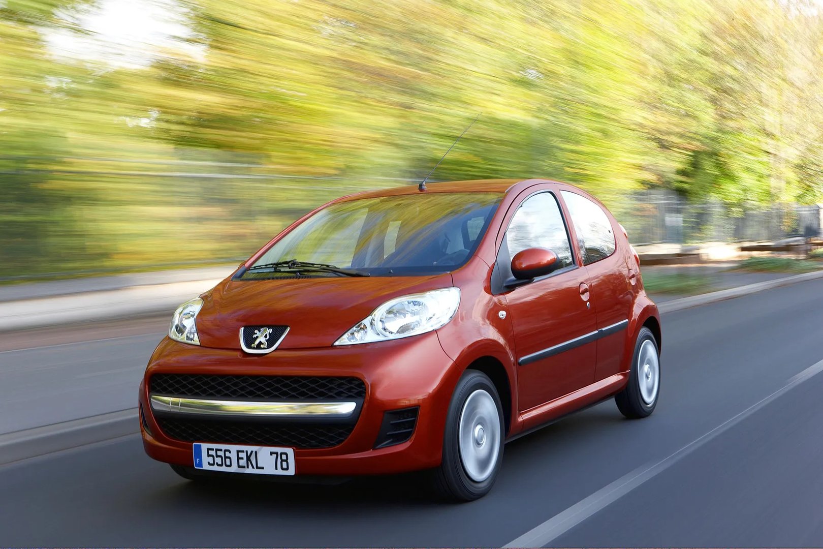 Peugeot_107_1_generation_restyling__Mini_5-doors__3.jpg