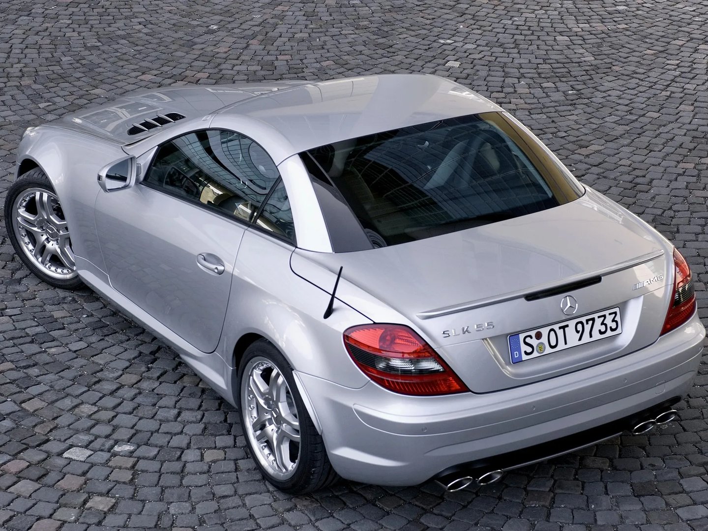 Mercedes_SLK-Class_AMG_2_generation_restyling__Roadster__2.jpg