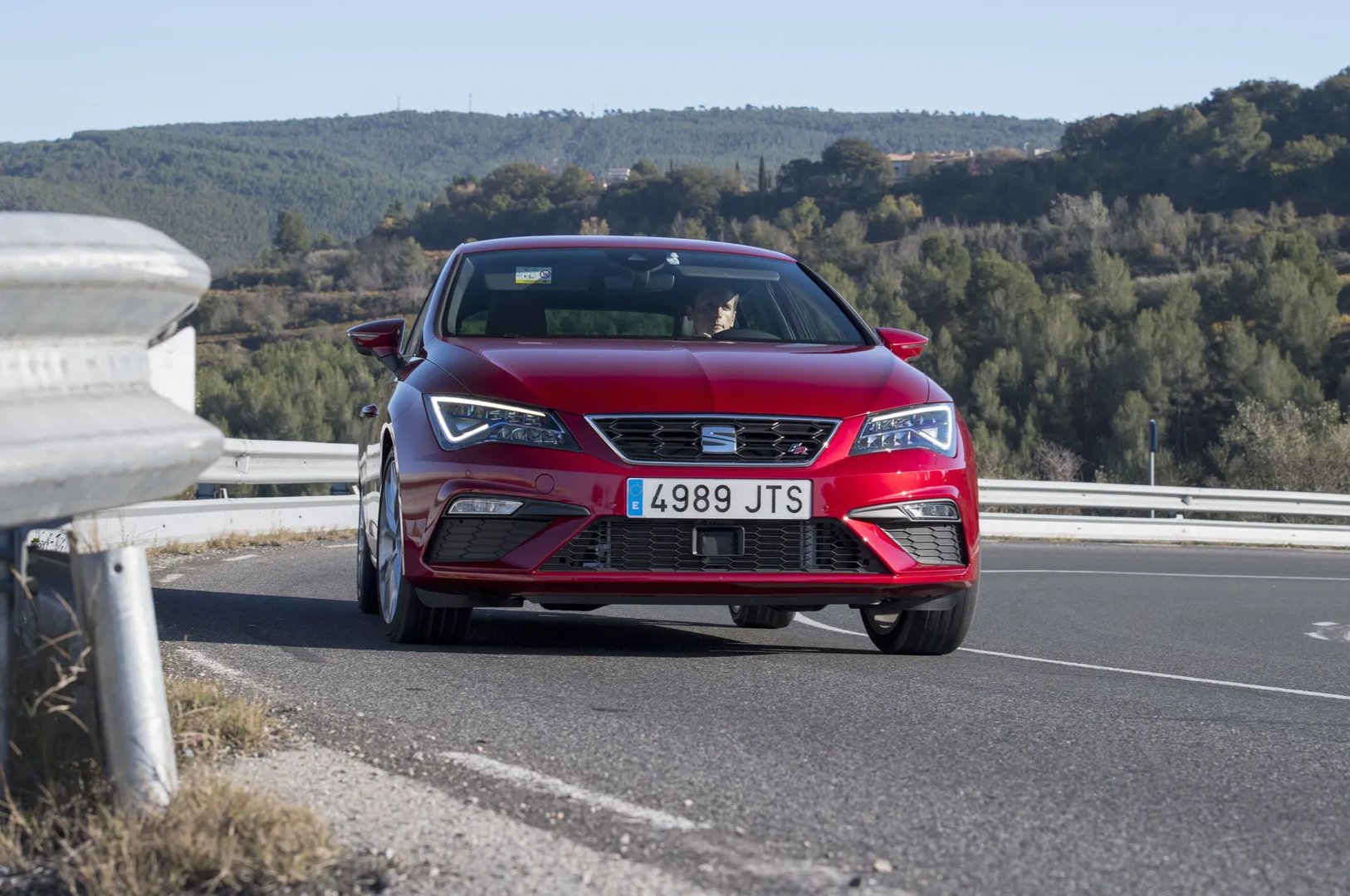 SEAT_Leon_3_generation_restyling__Hatchback_5-door__7.jpg