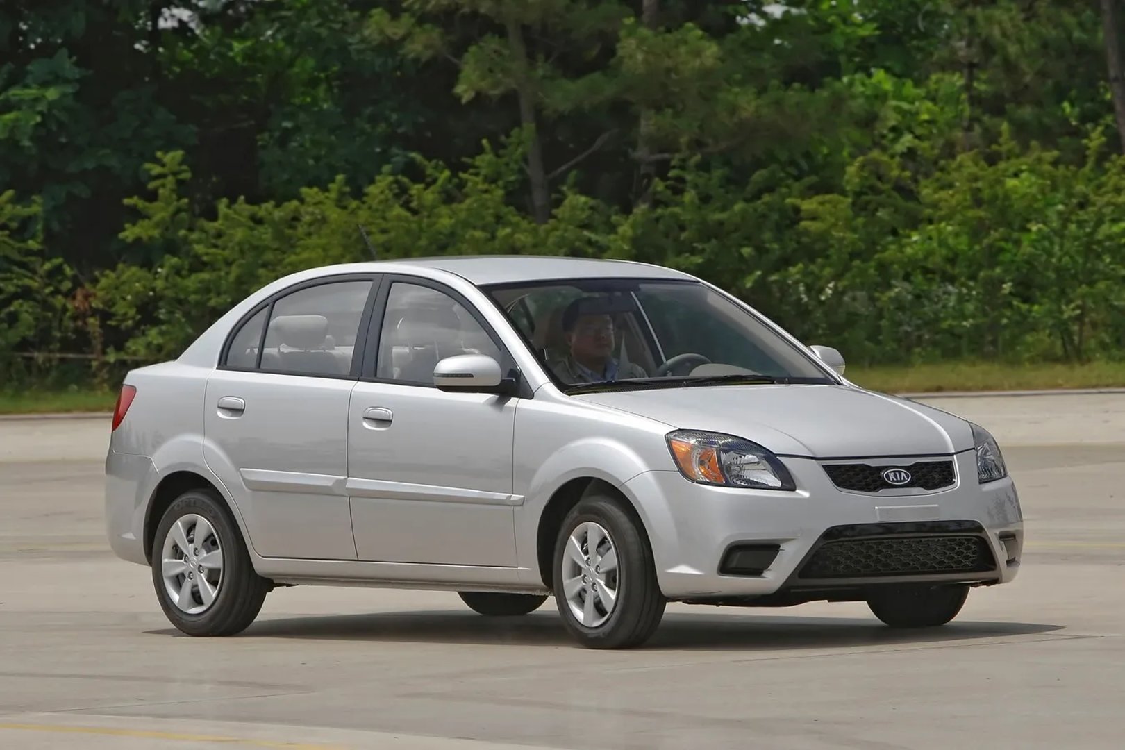 Kia_Rio_2_generation_restyling__Sedan__3.jpg