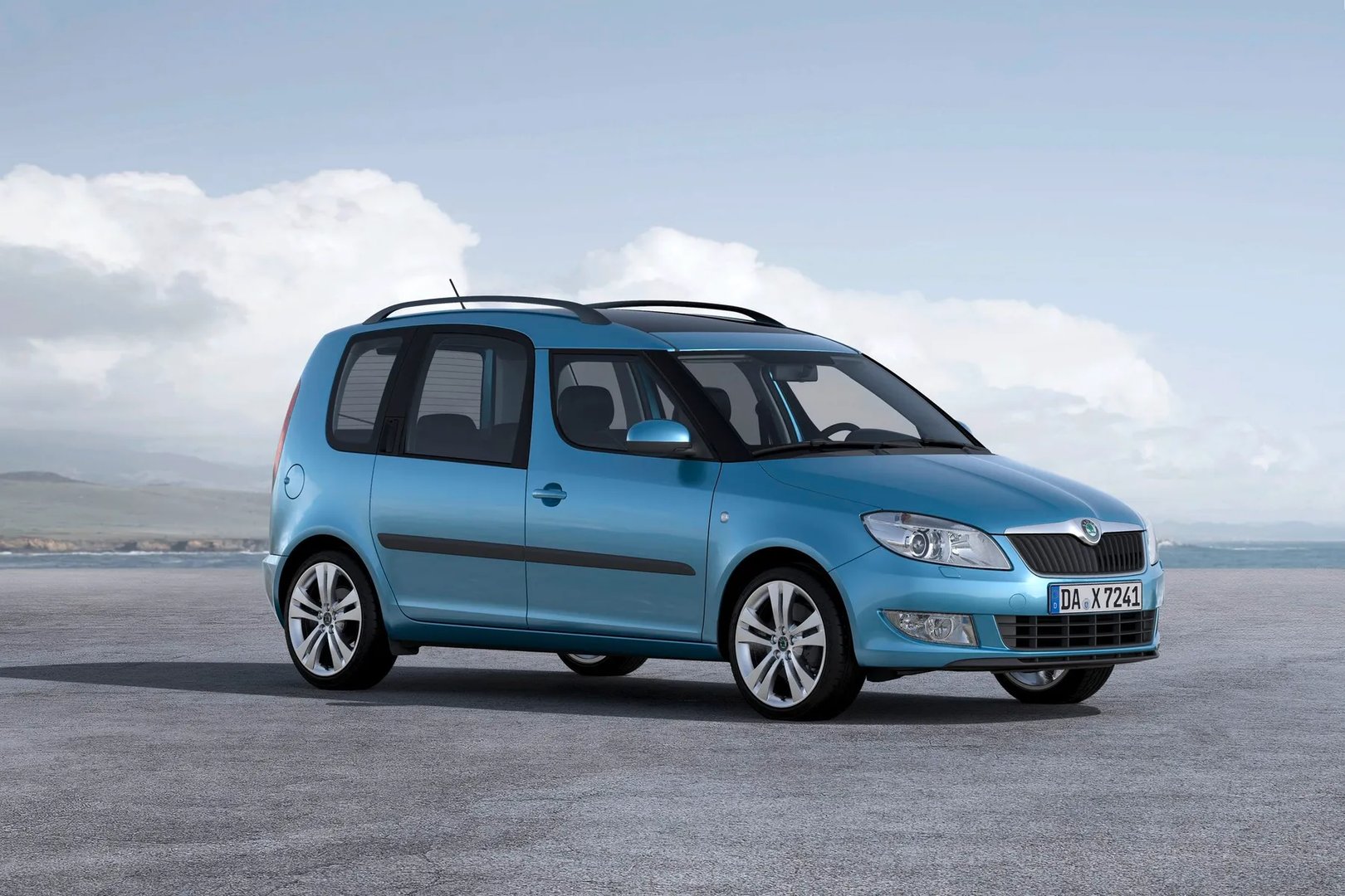 Skoda_Roomster_1_generation_restyling__Compact_Van__9.jpg