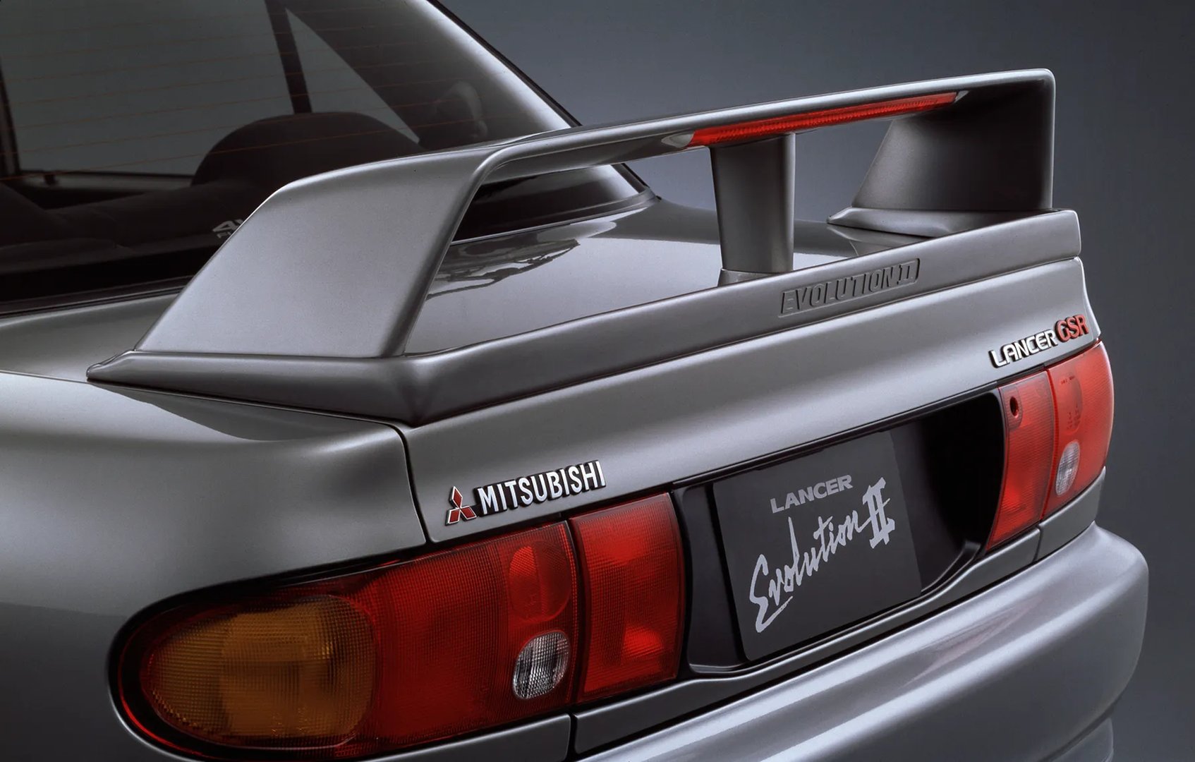 Mitsubishi_Lancer_Evolution_2_generation__Sedan__4.jpg