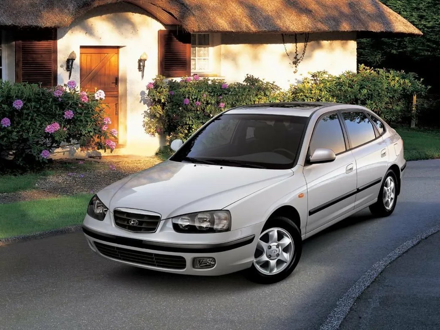 Hyundai Avante 3 generation  Liftback
