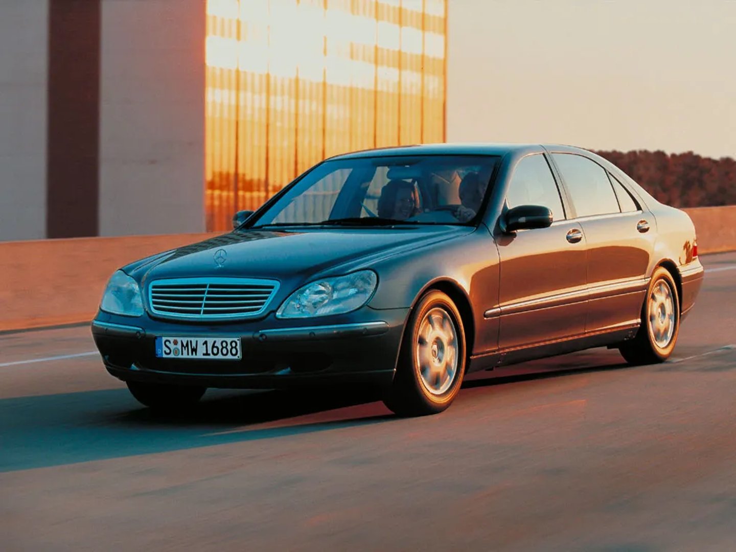 Mercedes_S-Class_4_generation_restyling__Sedan_Long__4.jpg