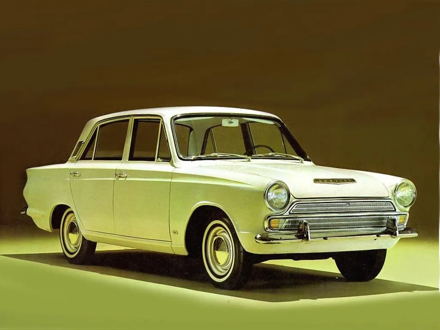 Ford_Cortina_1_generation__Sedan__1.jpg