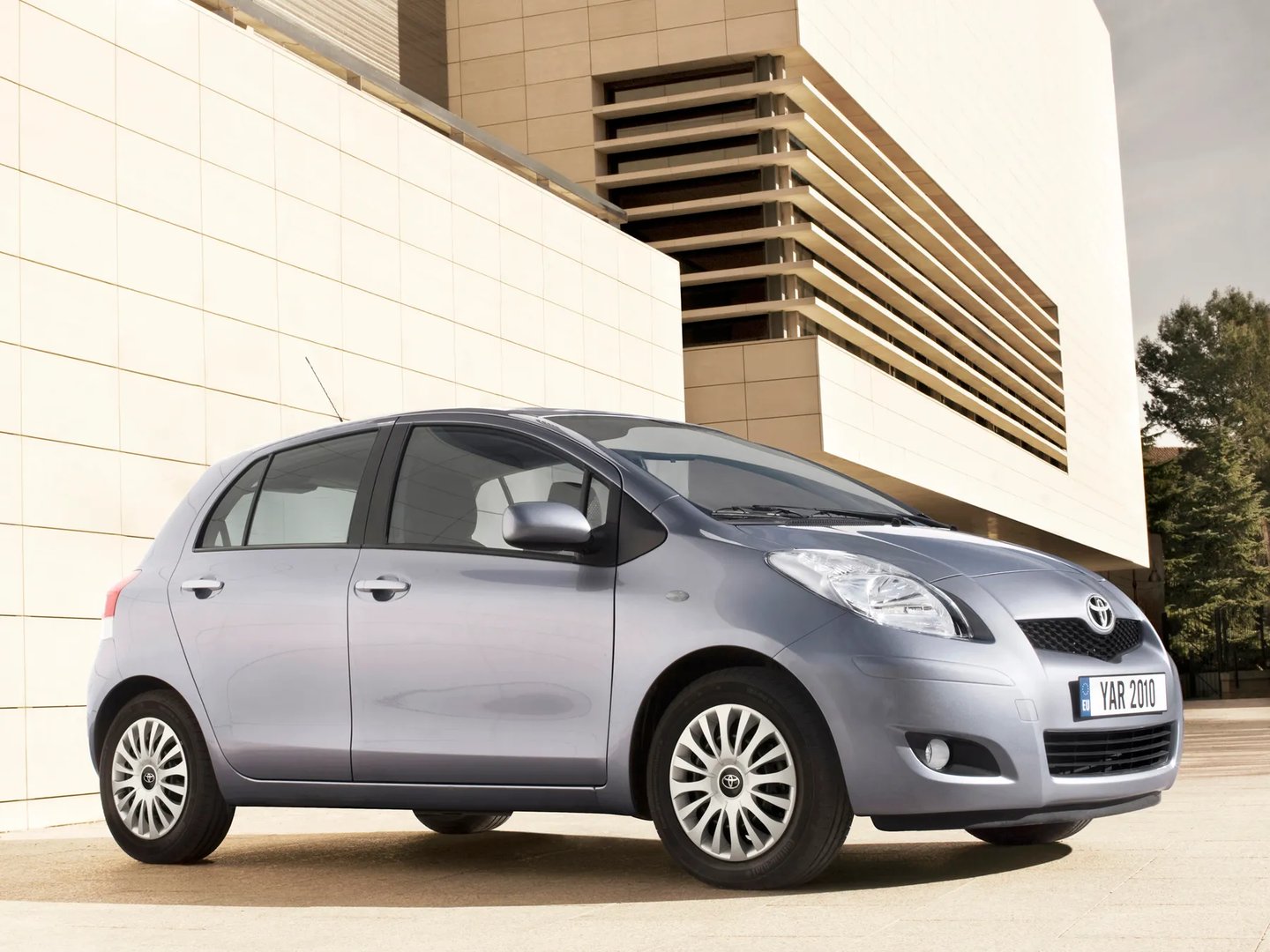 Toyota_Yaris_2_generation_restyling__Mini_5-doors__11.jpg