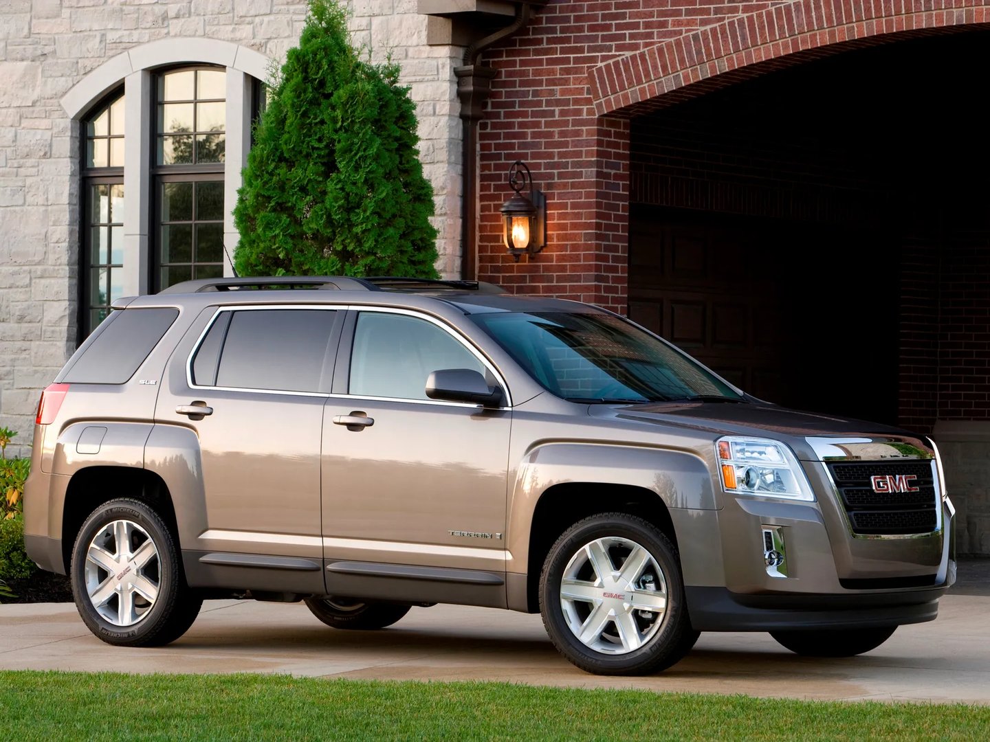 GMC_Terrain_1_generation__SUV_5-doors__12.jpg