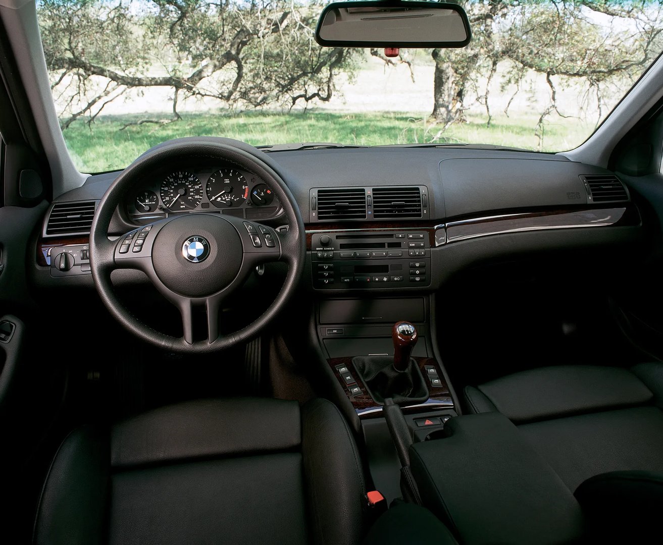 BMW_3_series_4_generation__Estate_5-door__8.jpg