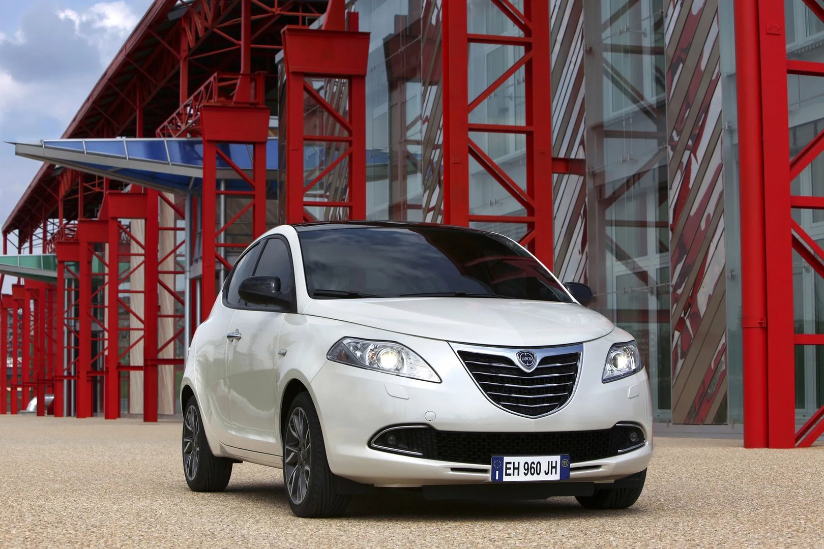Lancia_Ypsilon_3_generation__Mini_5-doors__11.jpg