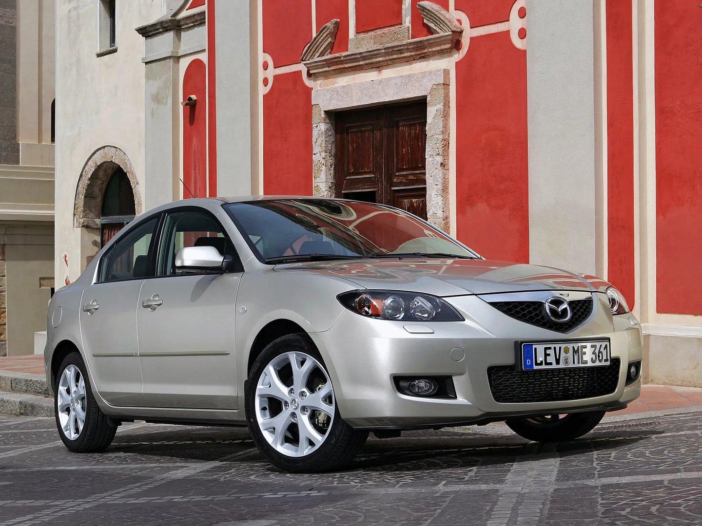 Mazda_3_1_generation_restyling__Sedan__13.jpg