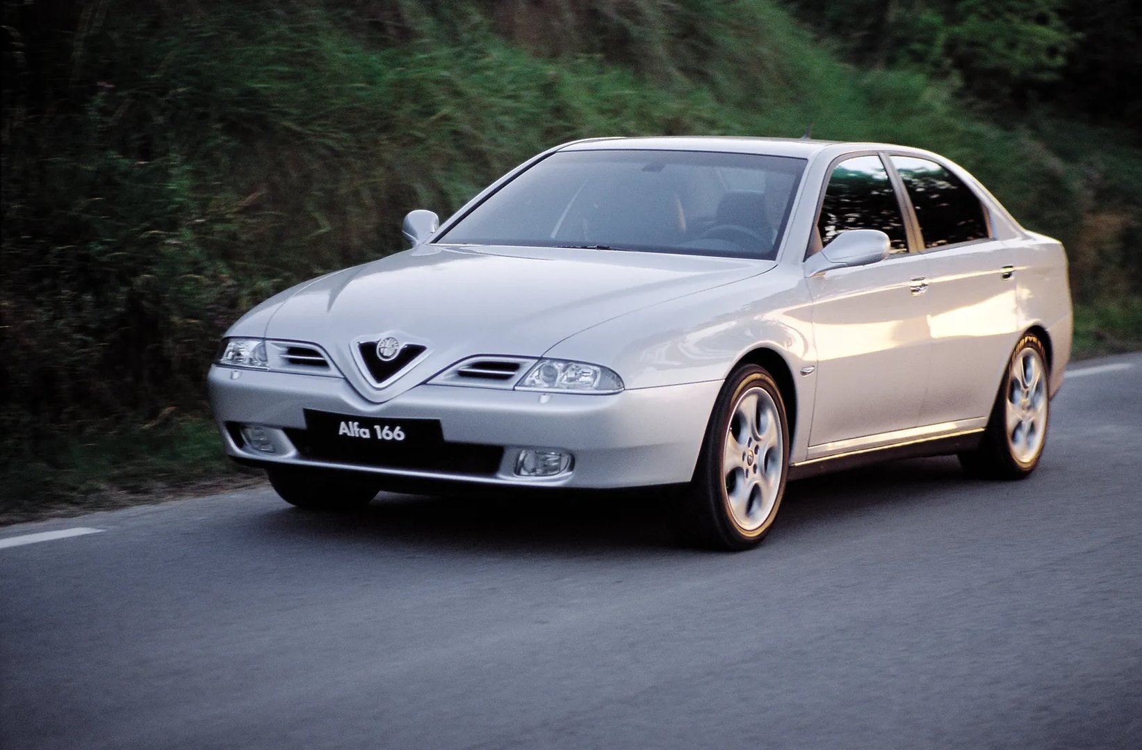 Alfa Romeo_166_1_generation__Sedan__11.jpg