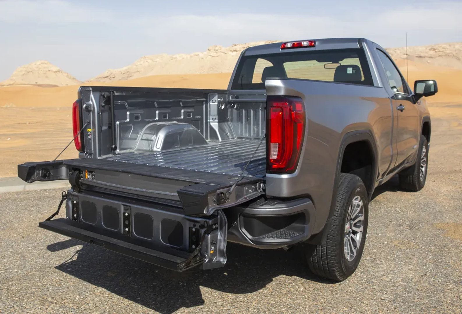 GMC_Sierra_4_generation__Pickup_single-cab__4.jpg