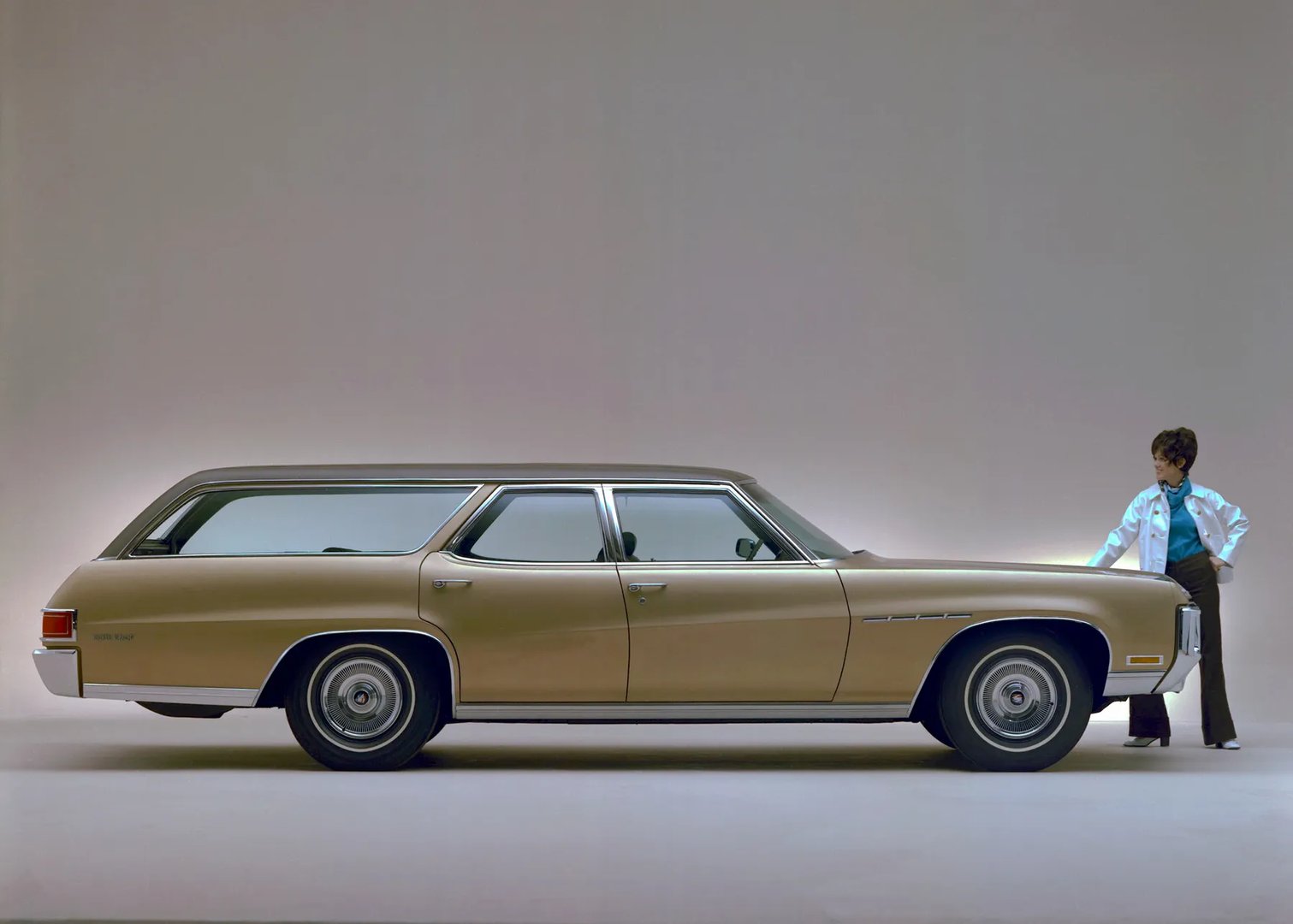 Buick_Estate_Wagon_1_generation__Estate_5-door__5.jpg