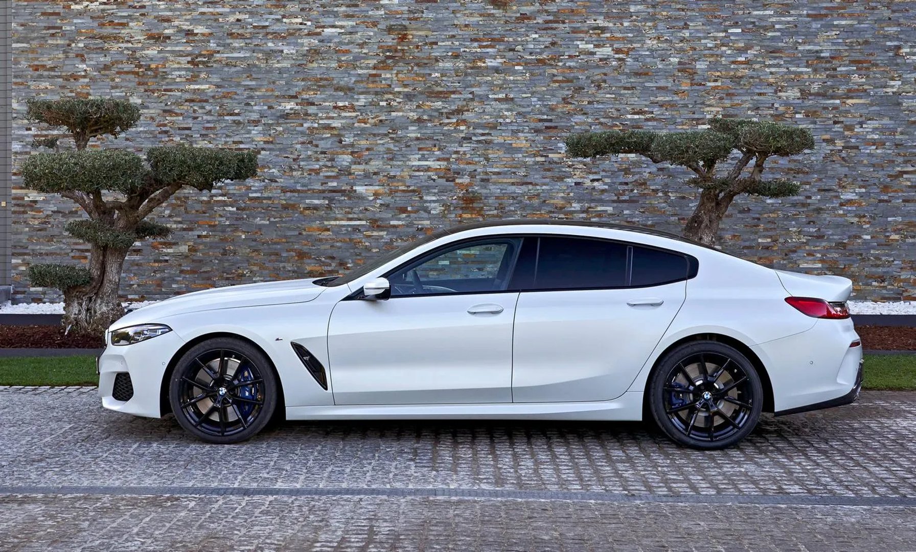 BMW_8_series_2_generation__Sedan__5.jpg