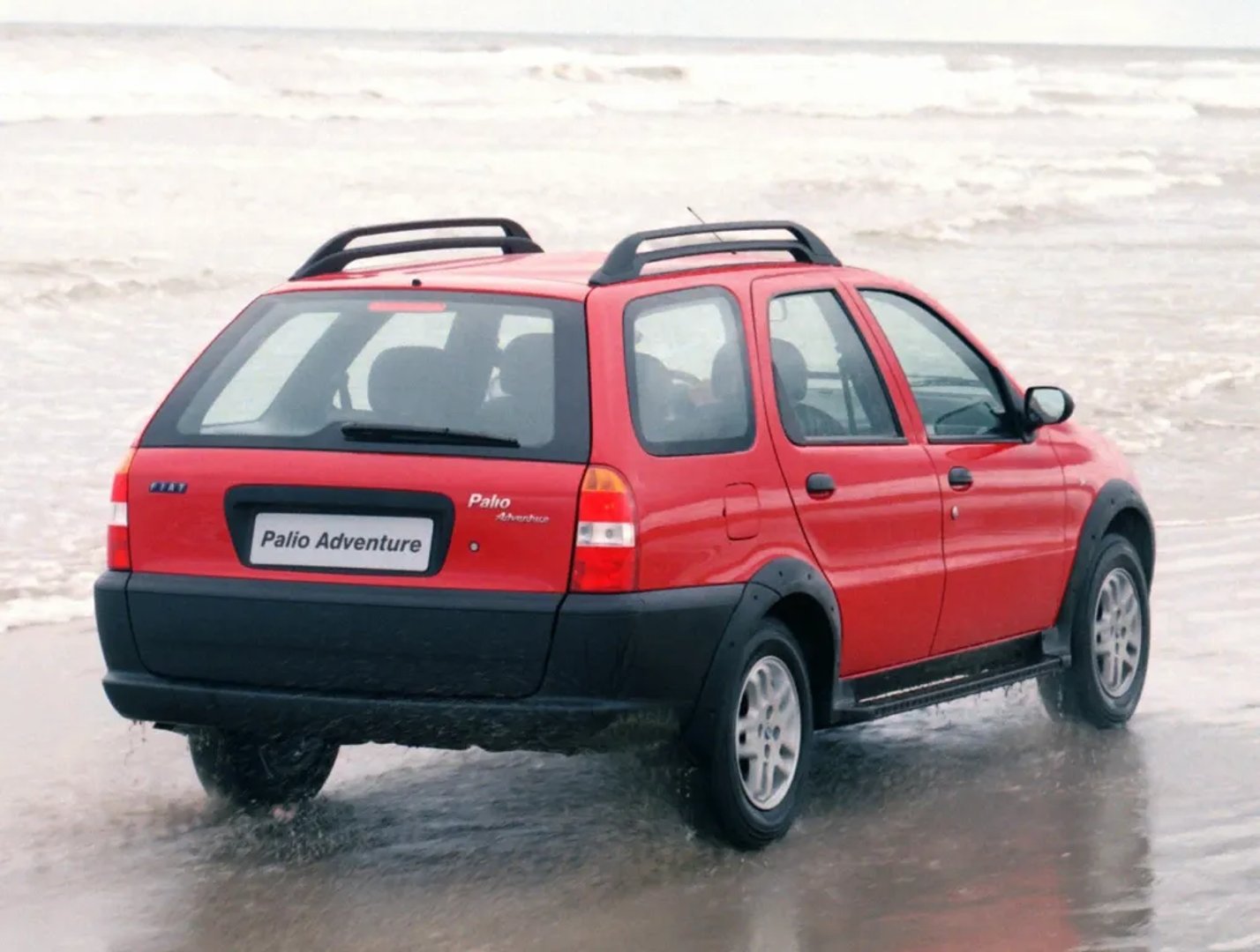 Fiat_Palio_1_generation_restyling__Estate_5-door__2.jpg