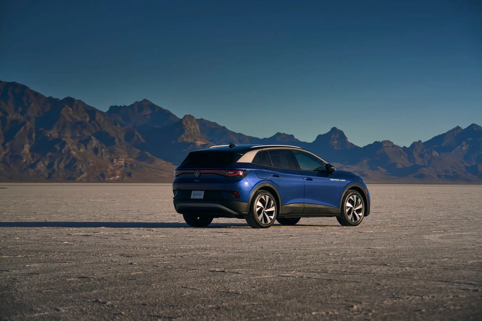 Volkswagen_ID.4_1_generation__SUV_5-doors__3.jpg