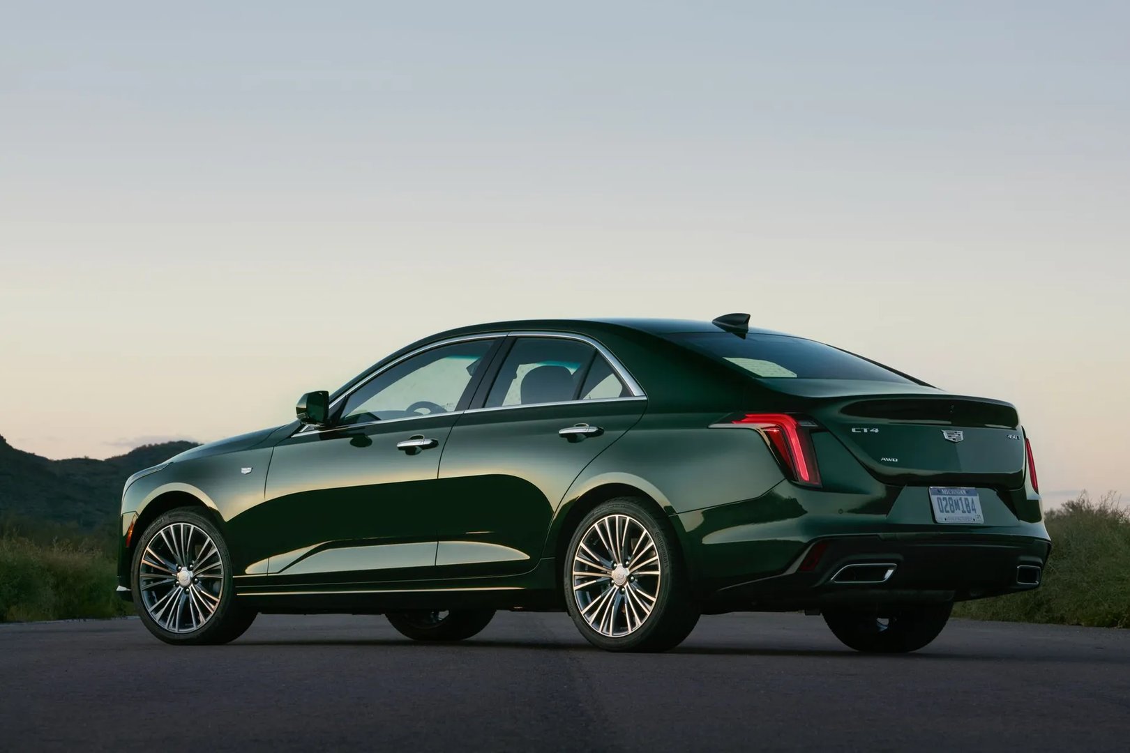 Cadillac_CT4_1_generation__Sedan__2.jpg
