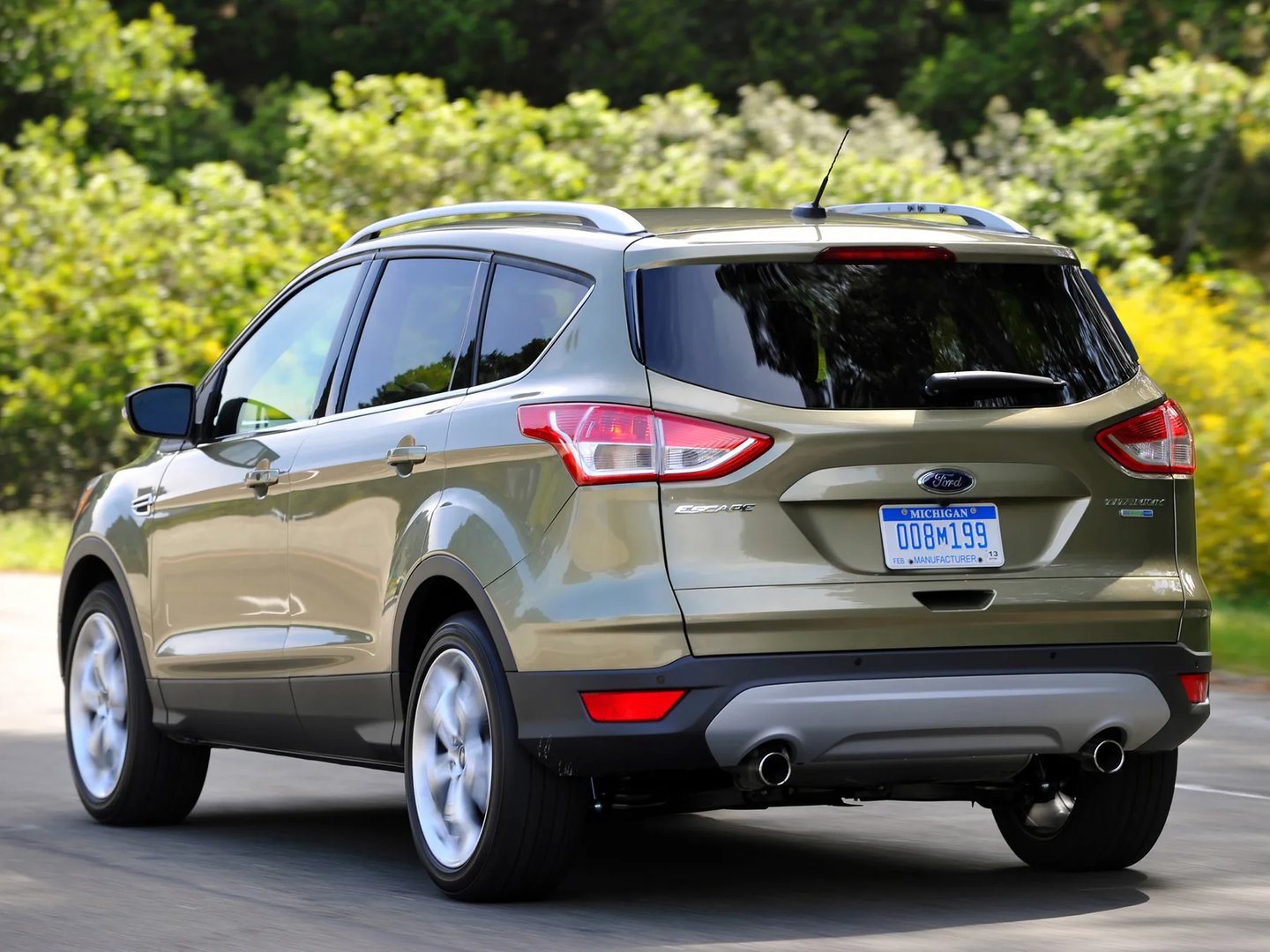 Ford_Escape_3_generation__SUV_5-doors__8.jpg