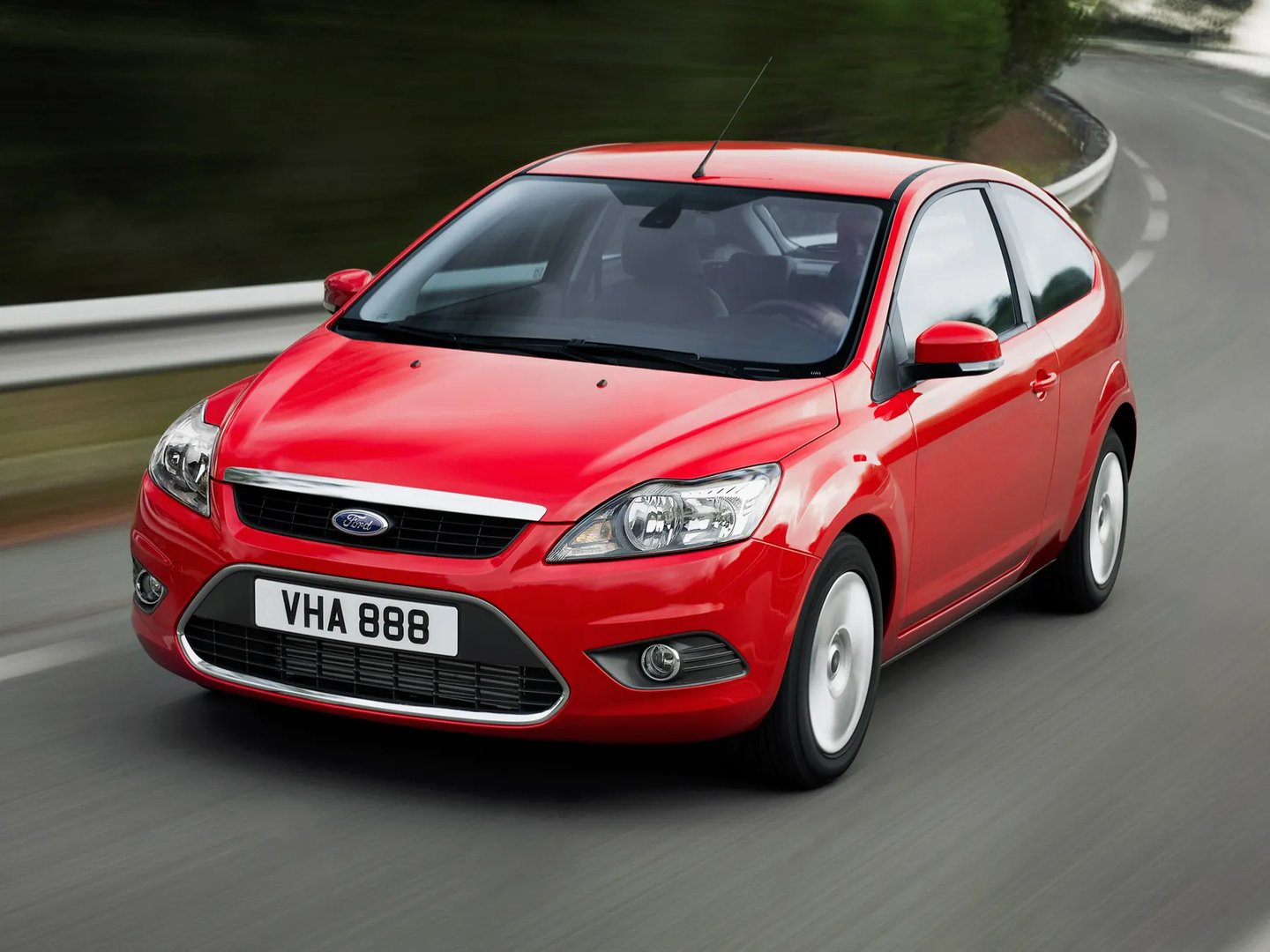 Ford_Focus_2_generation_restyling__Hatchback_3-door__3.jpg