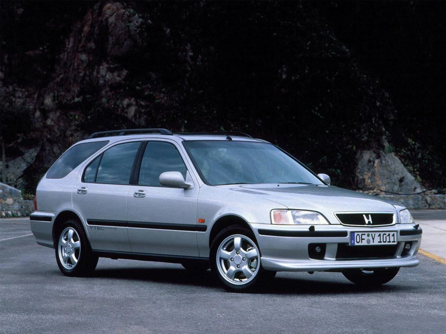 Honda_Civic_6_generation__Estate_5-door__3.jpg