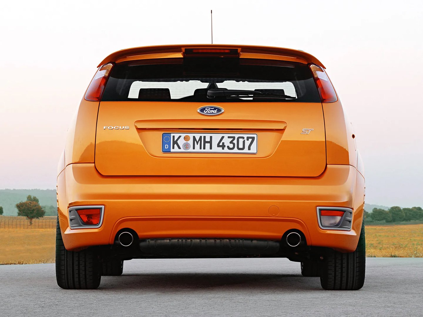 Ford_Focus_ST_2_generation__Hatchback_3-door__9.jpg