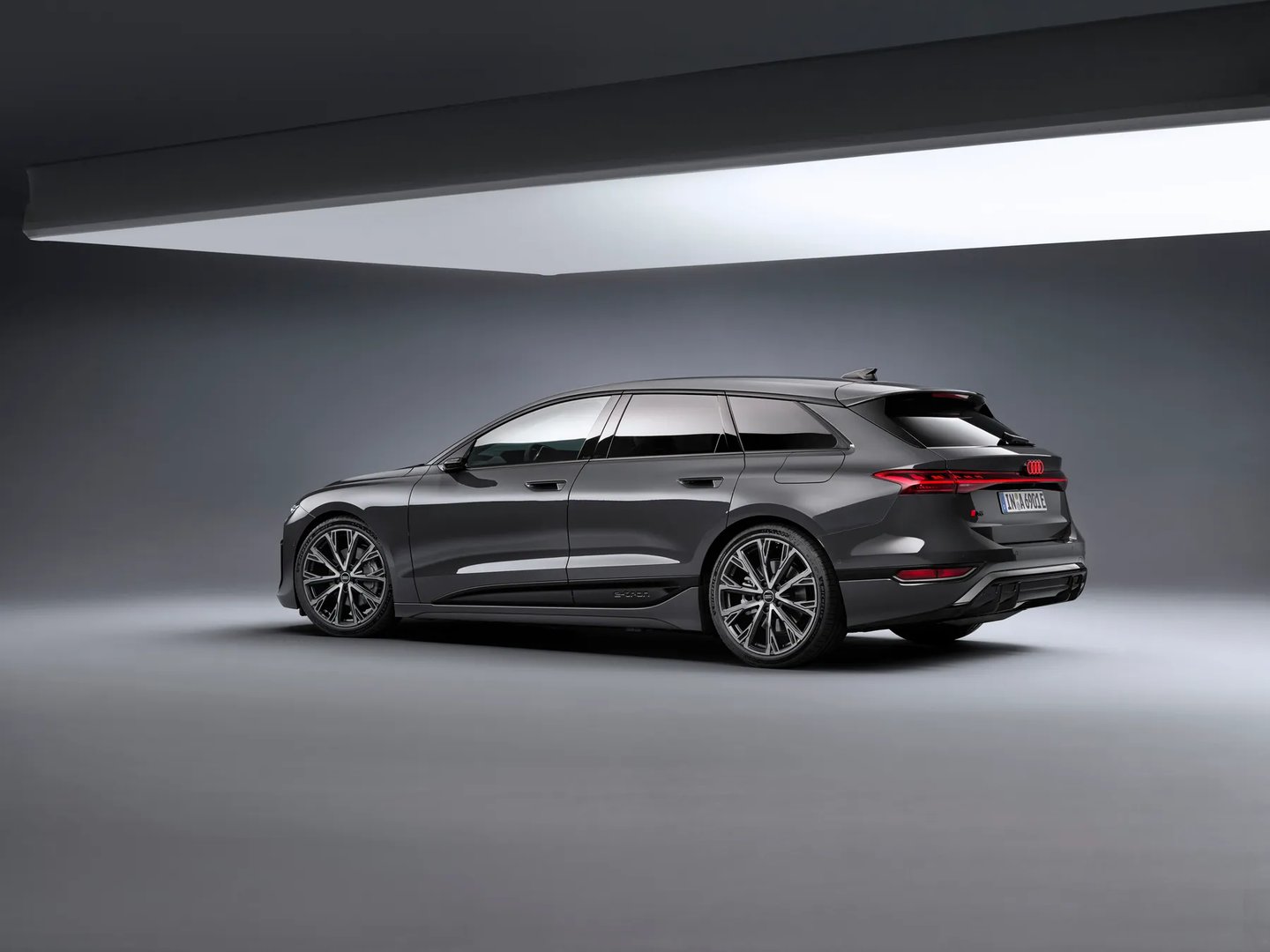 audi_A6_e-tron_1_generation__Estate_5-door__3.jpg