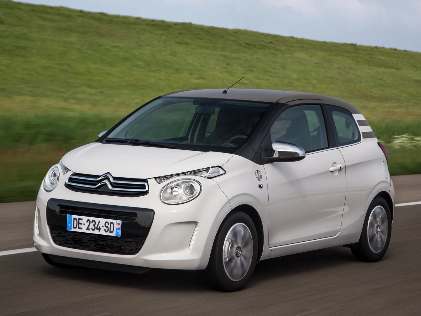 Citroen_C1_2_generation__Mini_3-doors__4.jpg