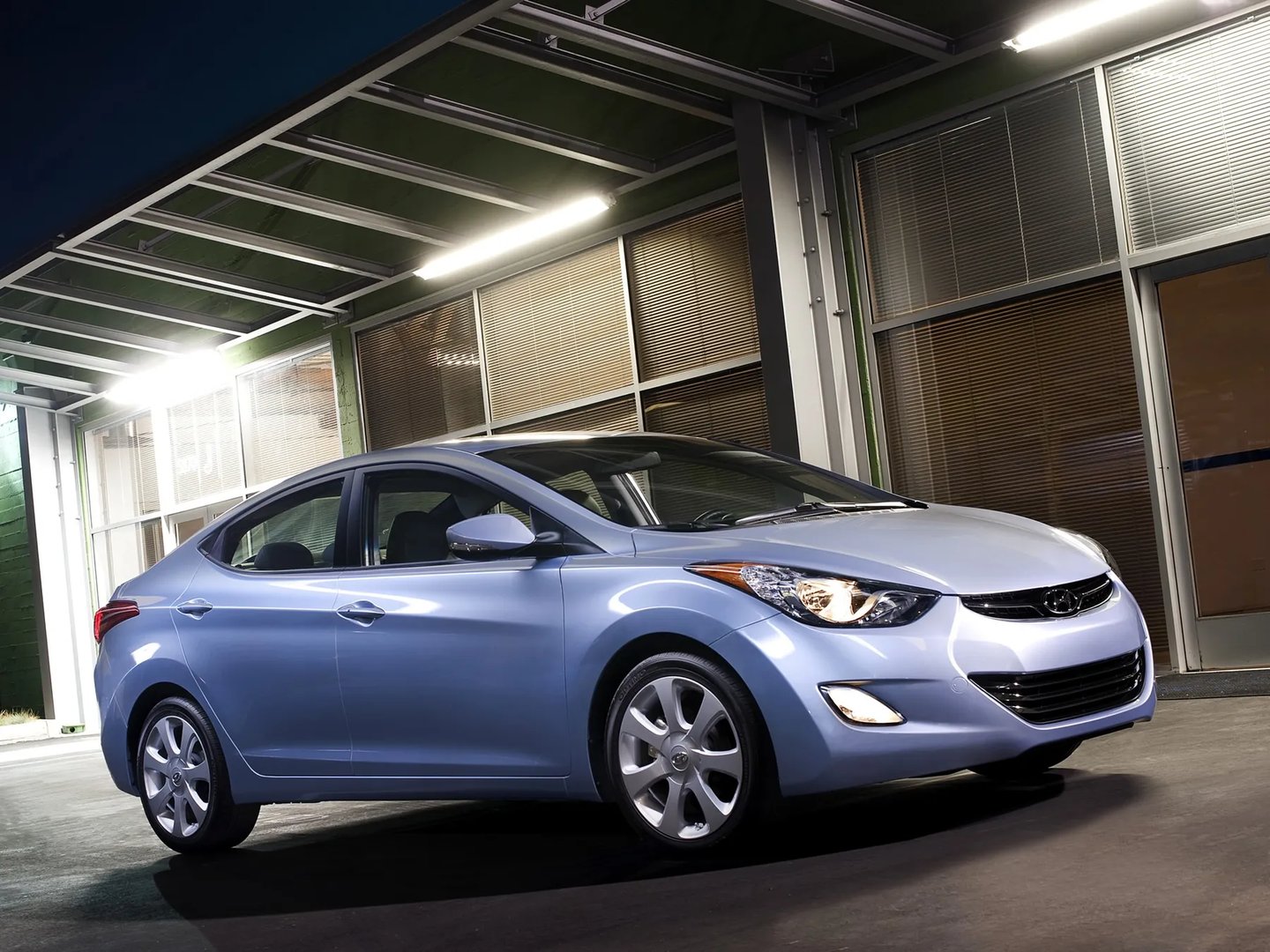 Hyundai_Elantra_5_generation__Sedan__5.jpg