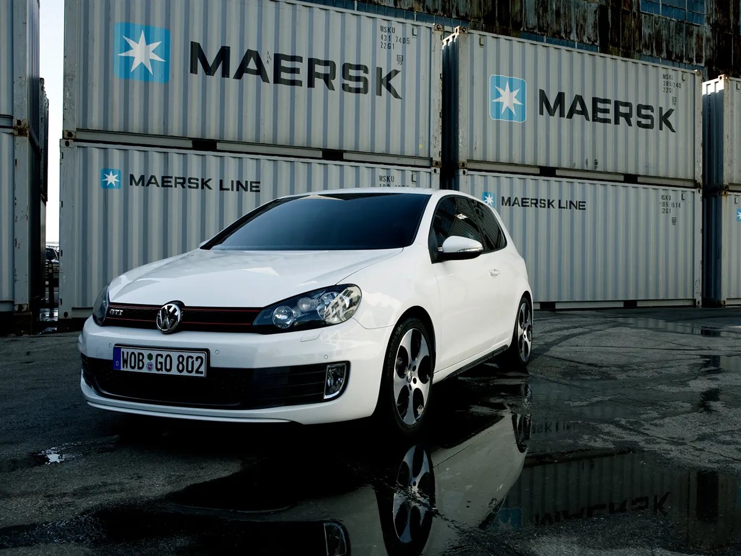 Volkswagen_Golf_GTI_6_generation__Hatchback_3-door__4.jpg