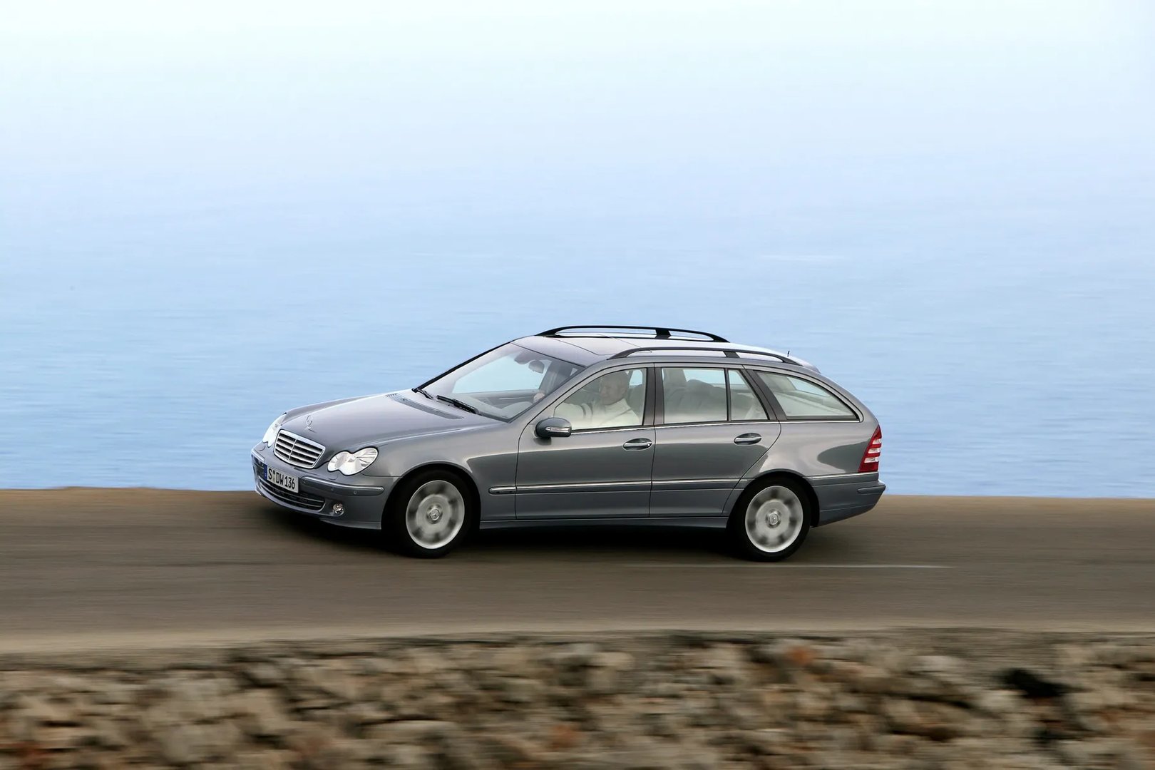 Mercedes_C-Class_2_generation_restyling__Estate_5-door__13.jpg