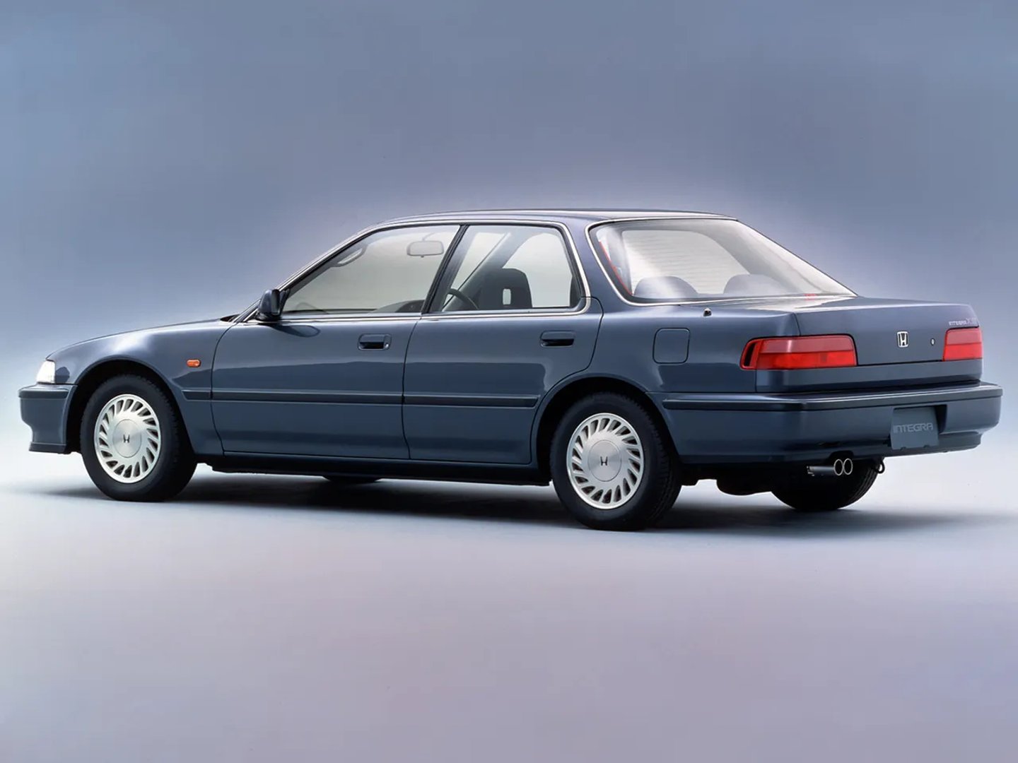 Honda_Integra_2_generation__Sedan__1.jpg