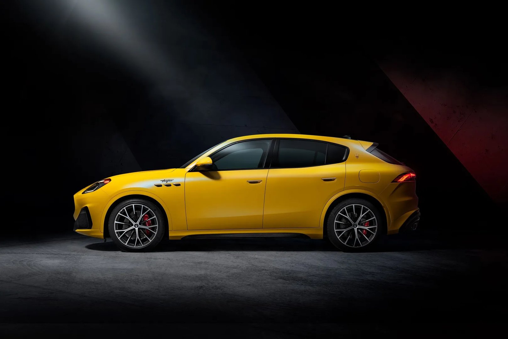Maserati_Grecale_1_generation__SUV_5-doors__11.jpg