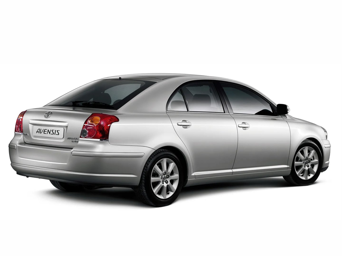Toyota_Avensis_2_generation_restyling__Liftback__5.jpg