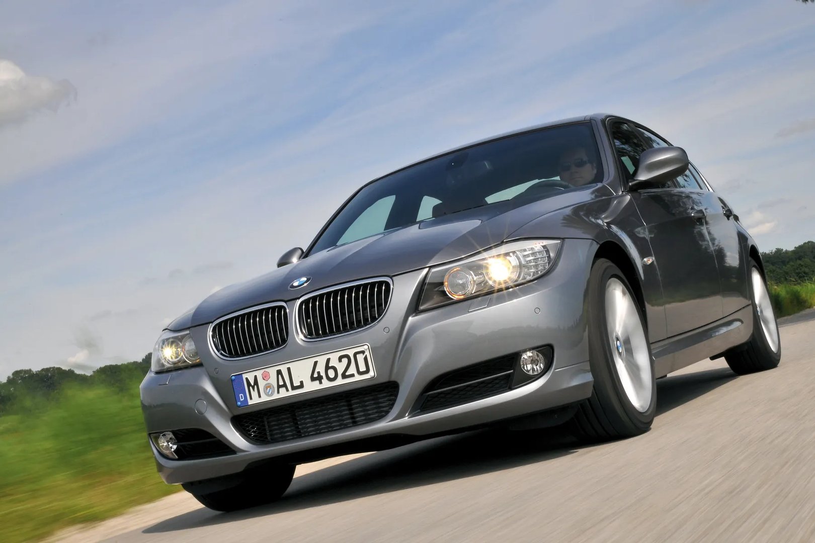 BMW_3_series_5_generation_restyling__Sedan__3.jpg