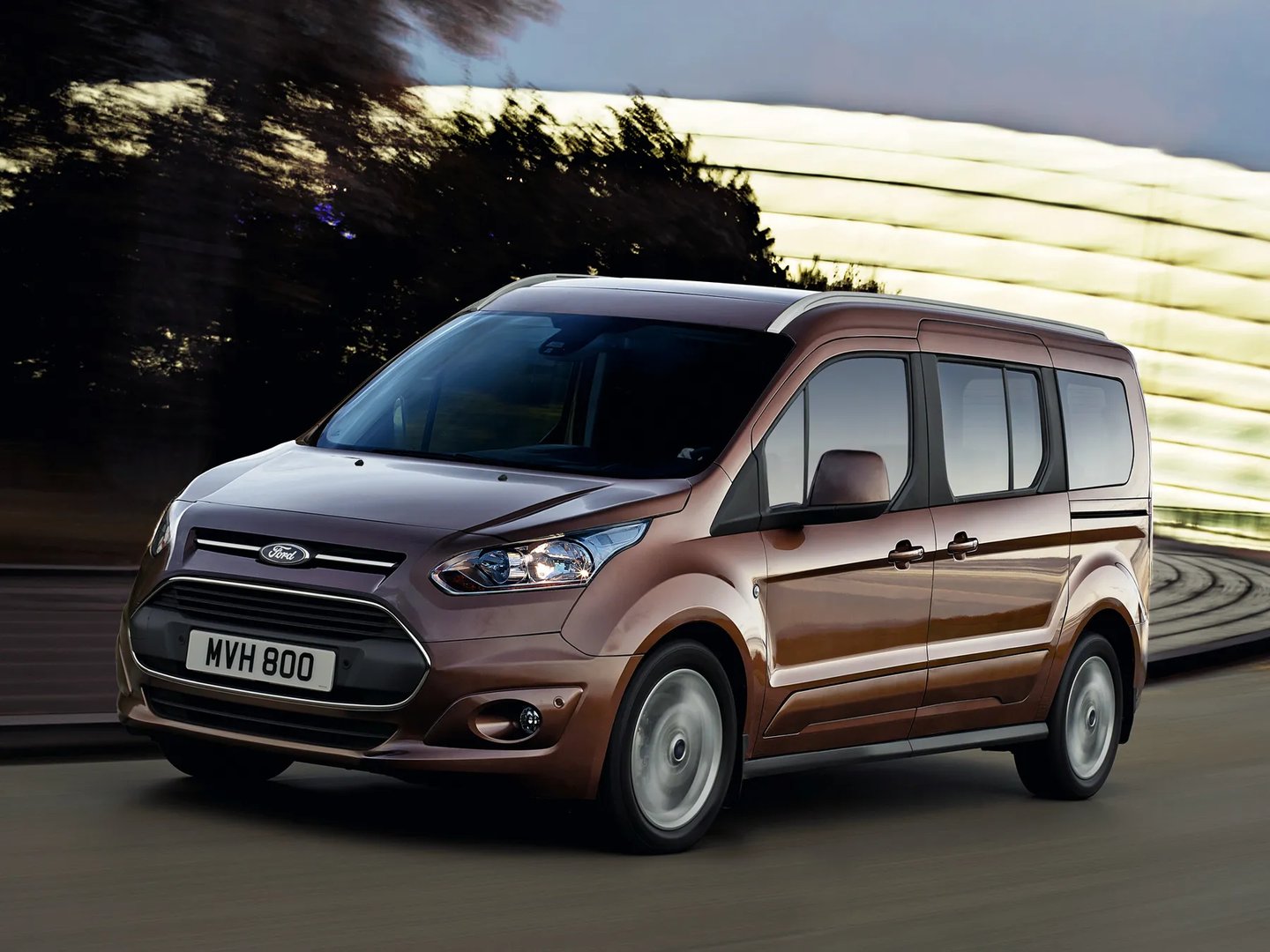Ford_Tourneo_Connect_2_generation__Compact_Van__6.jpg