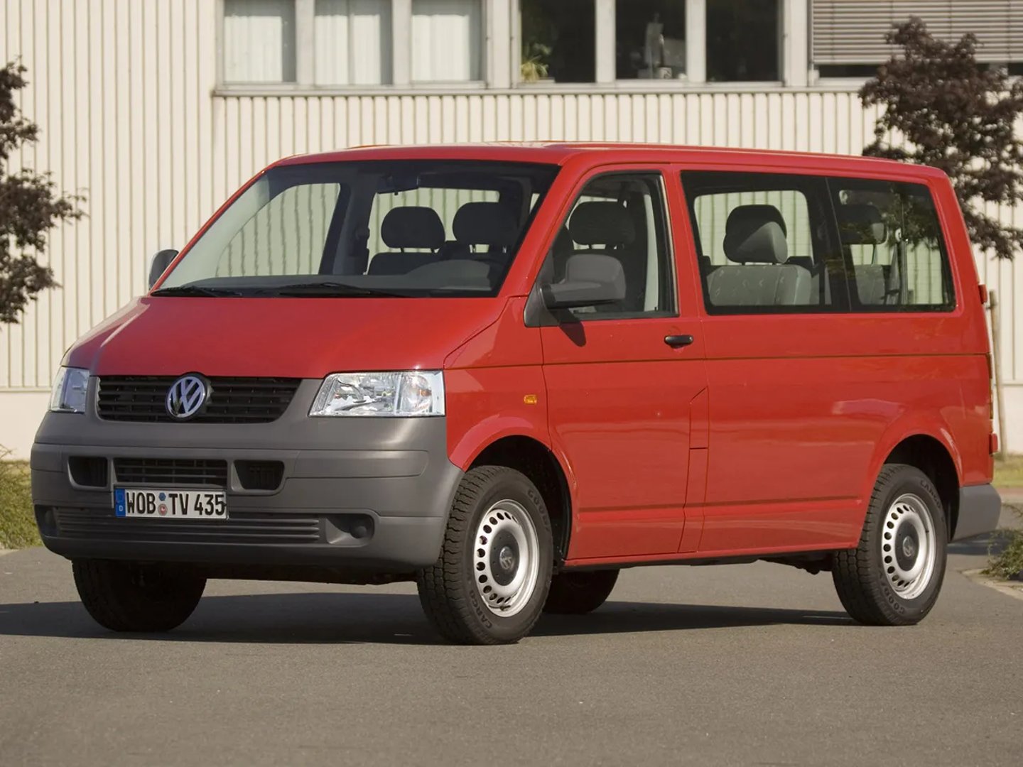 —  Minivan