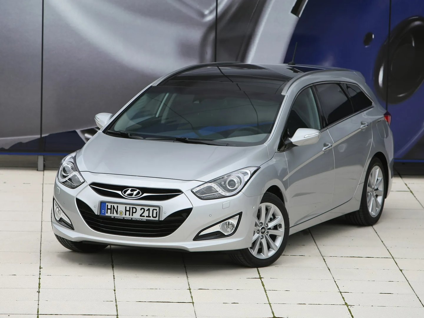 Hyundai_i40_1_generation__Estate_5-door__5.jpg