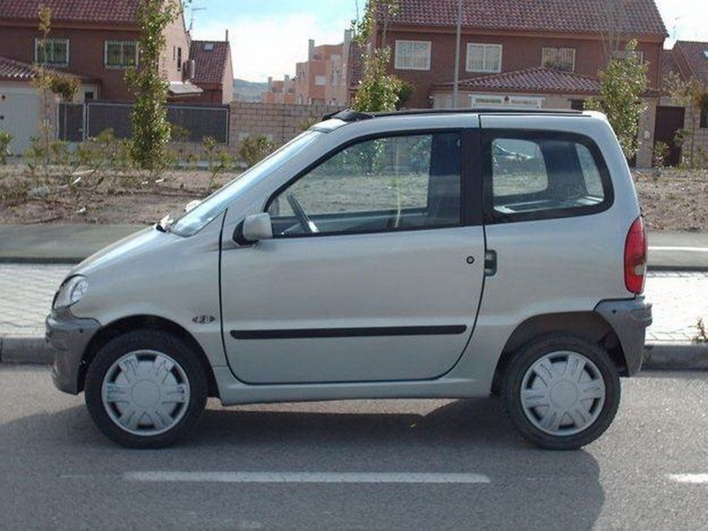 microcar_Virgo_1_generation__Mini_3-doors__2.jpg