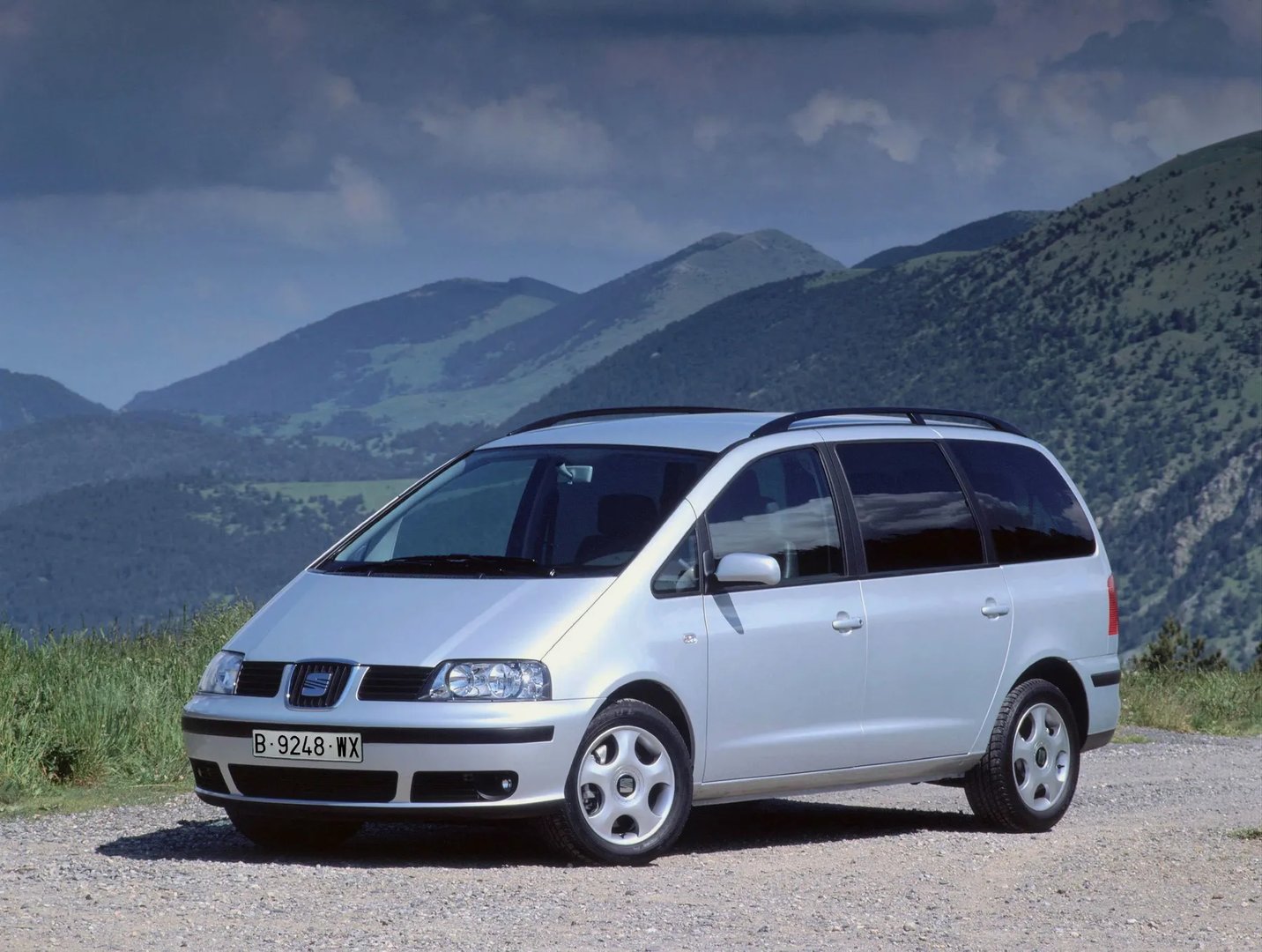 SEAT_Alhambra_1_generation_restyling__Minivan__5.jpg