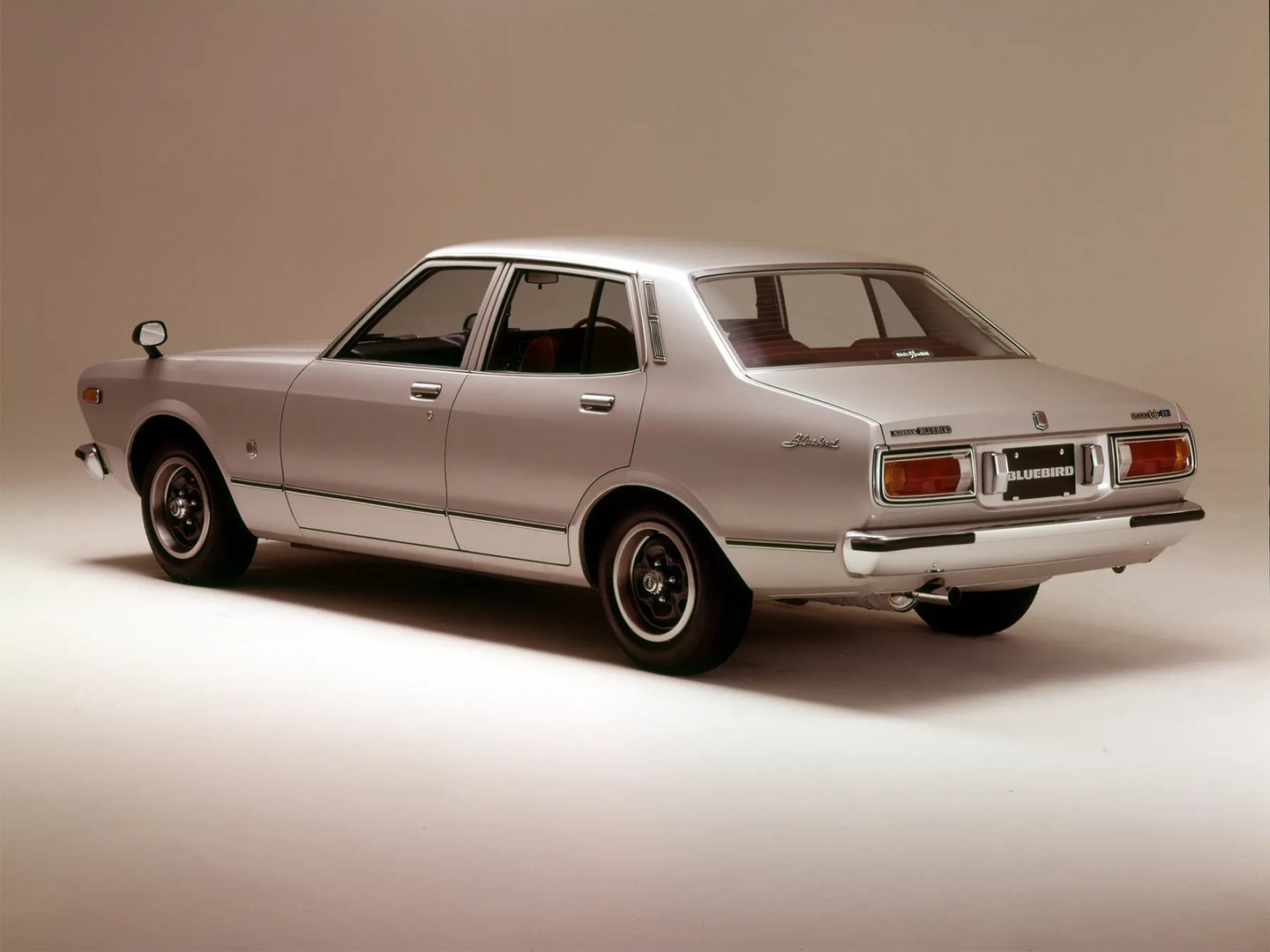 Datsun_Bluebird_1_generation__Sedan__5.jpg
