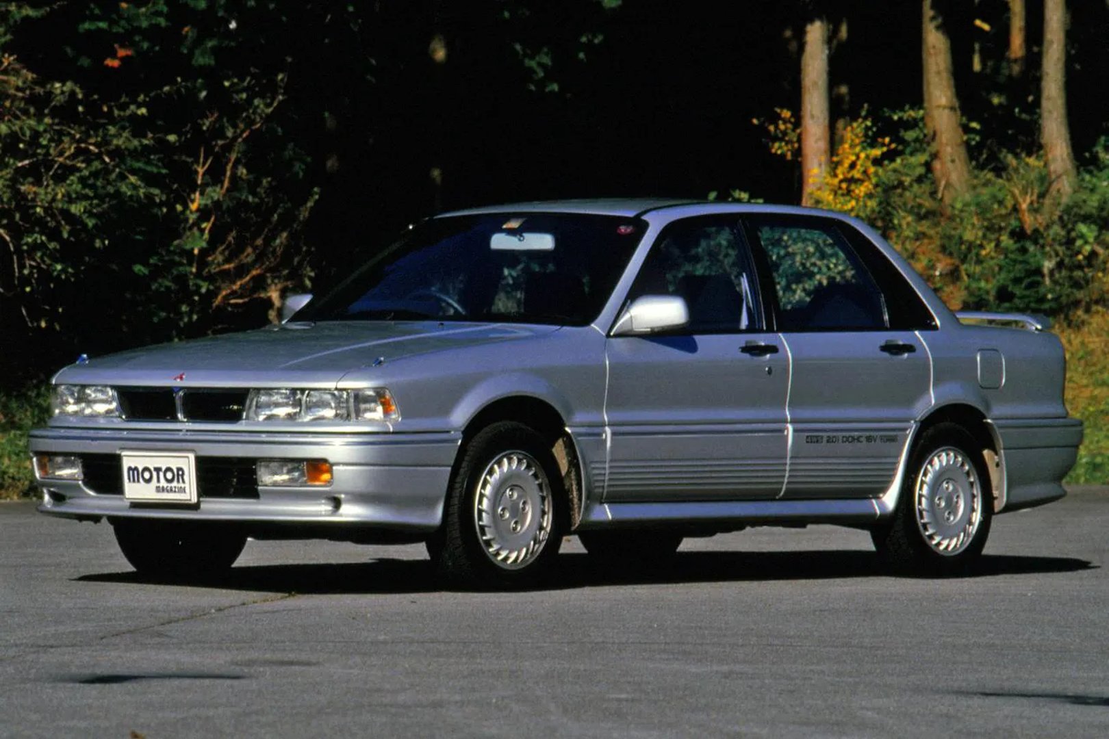 Mitsubishi_Galant_6_generation__Sedan__10.jpg