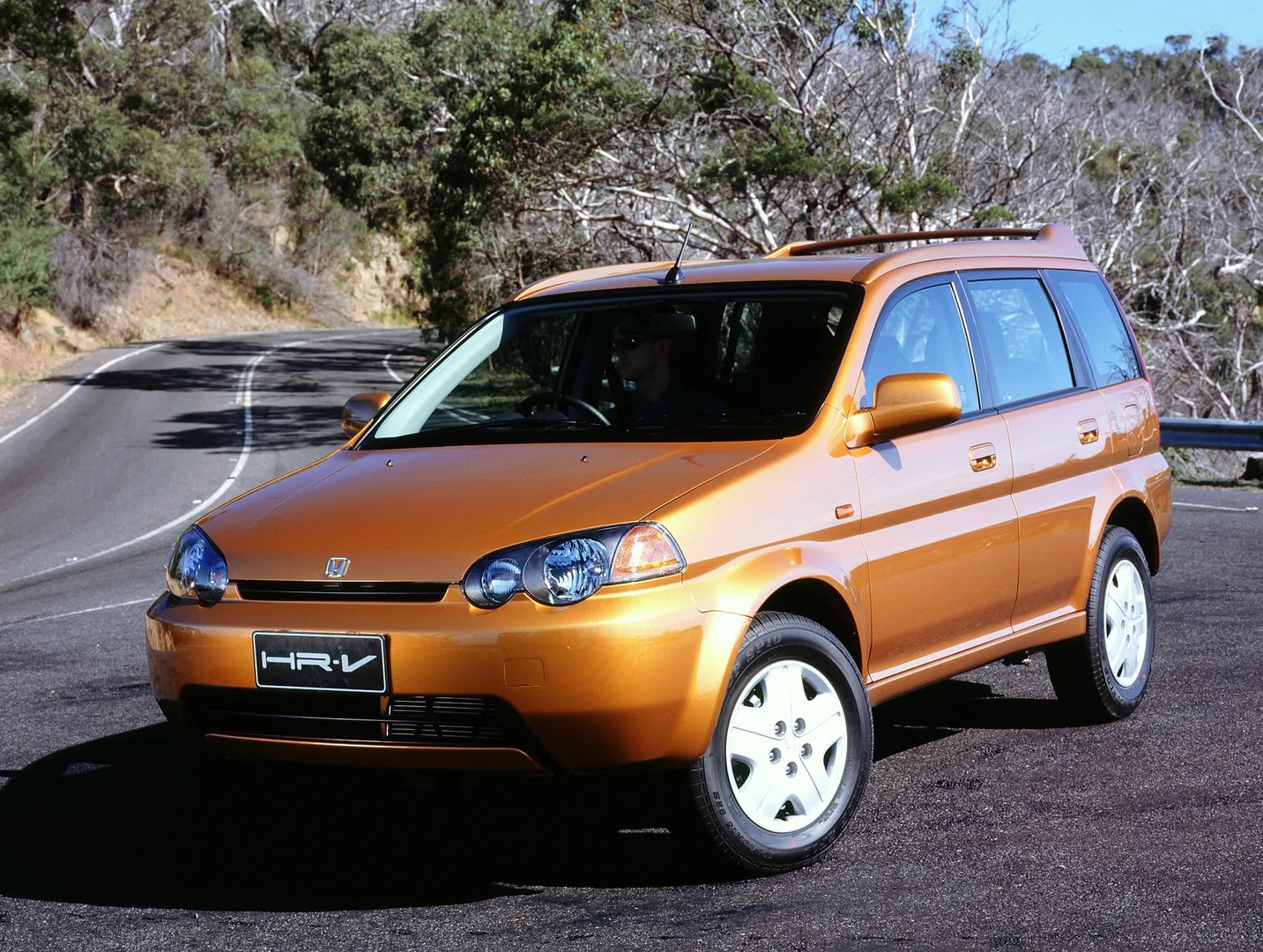 Honda_HR-V_1_generation__SUV_5-doors__3.jpg