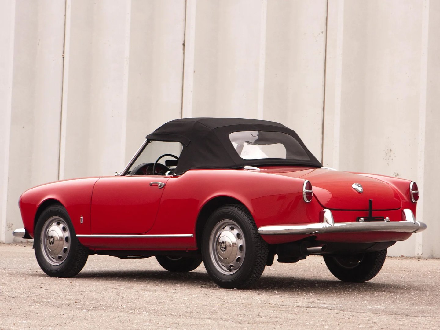 Alfa Romeo_Giulietta_1_generation__Cabrio__9.jpg