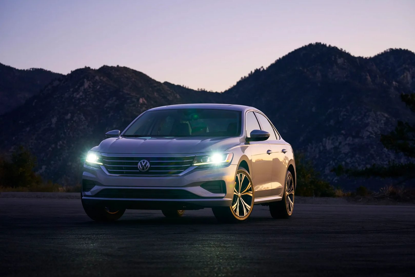 Volkswagen_Passat_(USA)_1_generation_restyling_2__Sedan__7.jpg