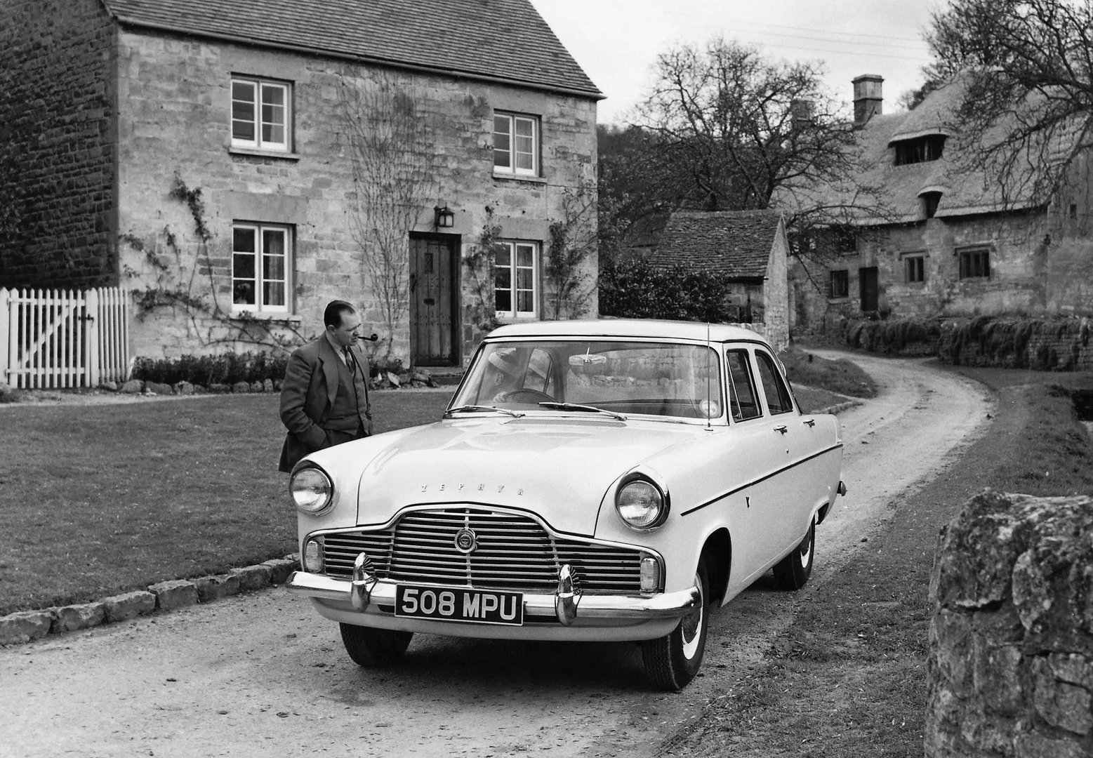 Ford_Zephyr_2_generation__Sedan__2.jpg