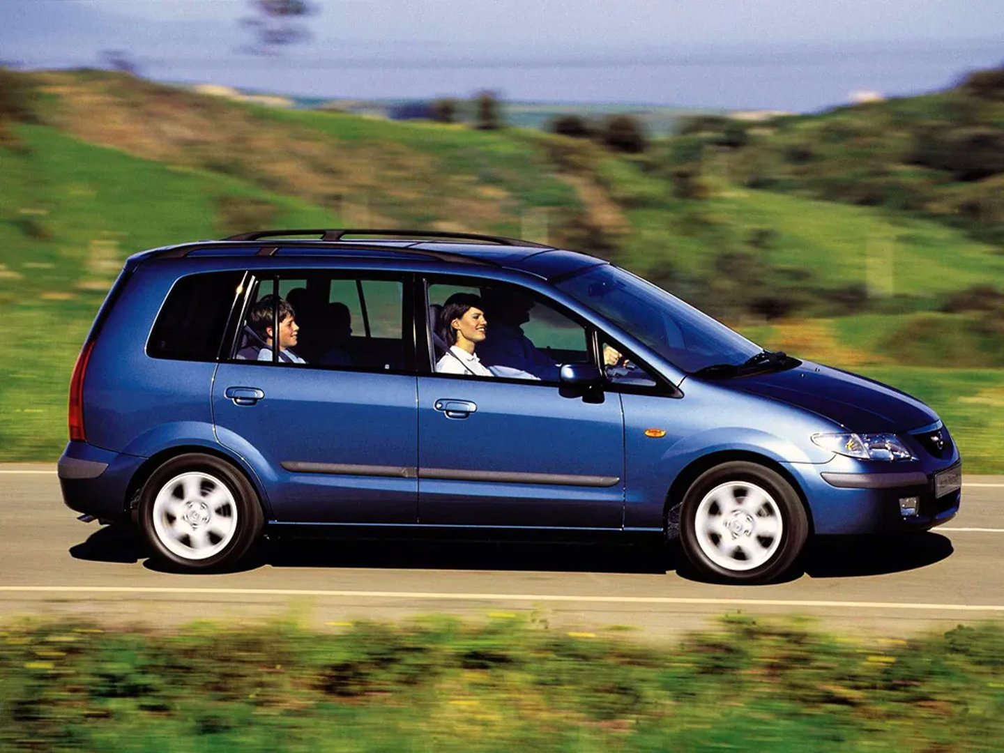 Mazda_Premacy_1_generation__Compact_Van__5.jpg