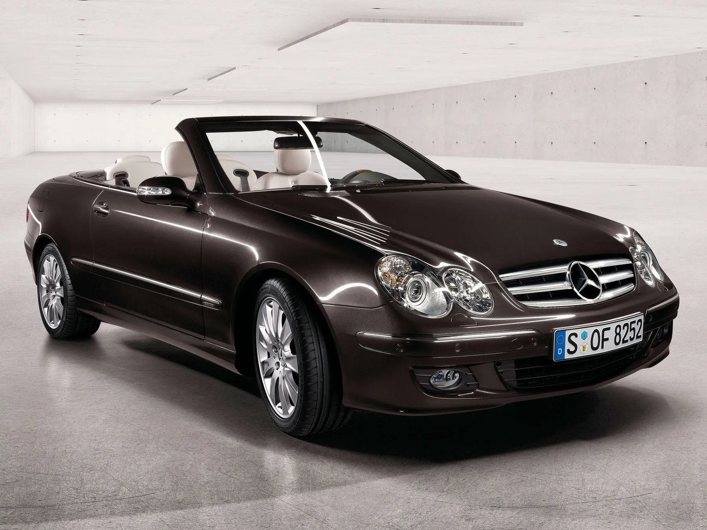 Mercedes_CLK-Class_2_generation_restyling__Cabrio__7.jpg
